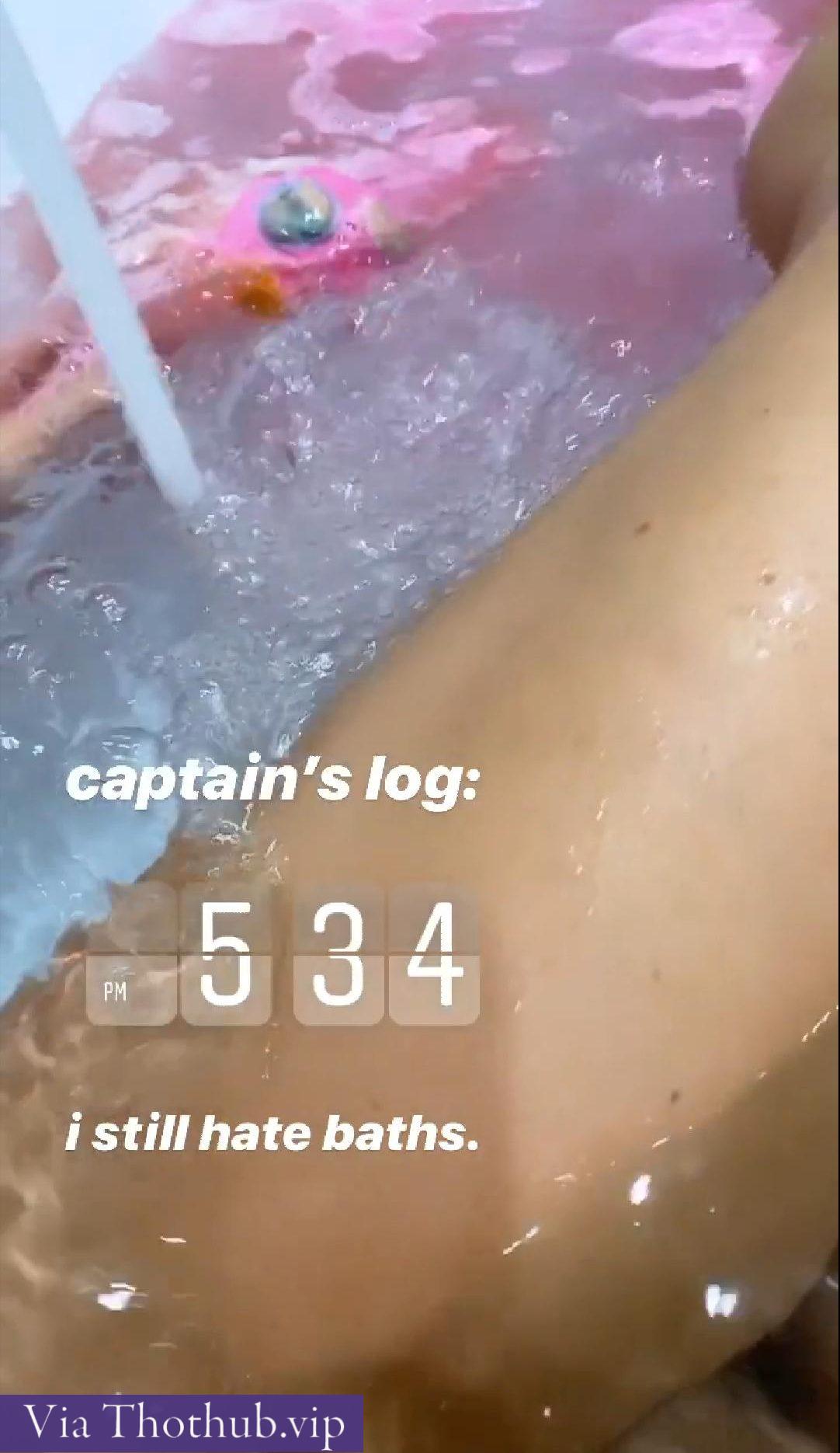 Gabbie Hanna Nipple Slip Livestream Leaked