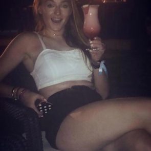 12 Sophie Turner Sansa Stark Leaked Nude Tits