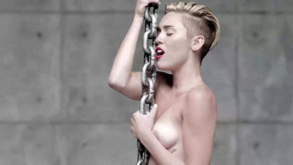 Miley Cyrus naked breasts