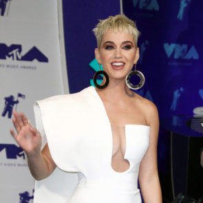 14 Katy Perry Sexy Deep Cleavage