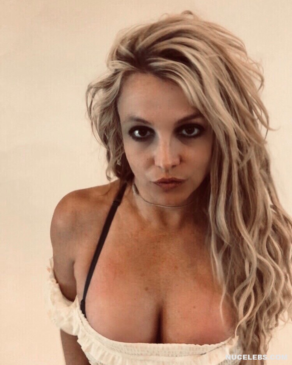 Britney Spears leaked nude photos