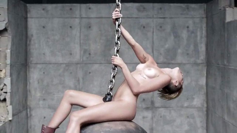 Miley Cyrus naked in video