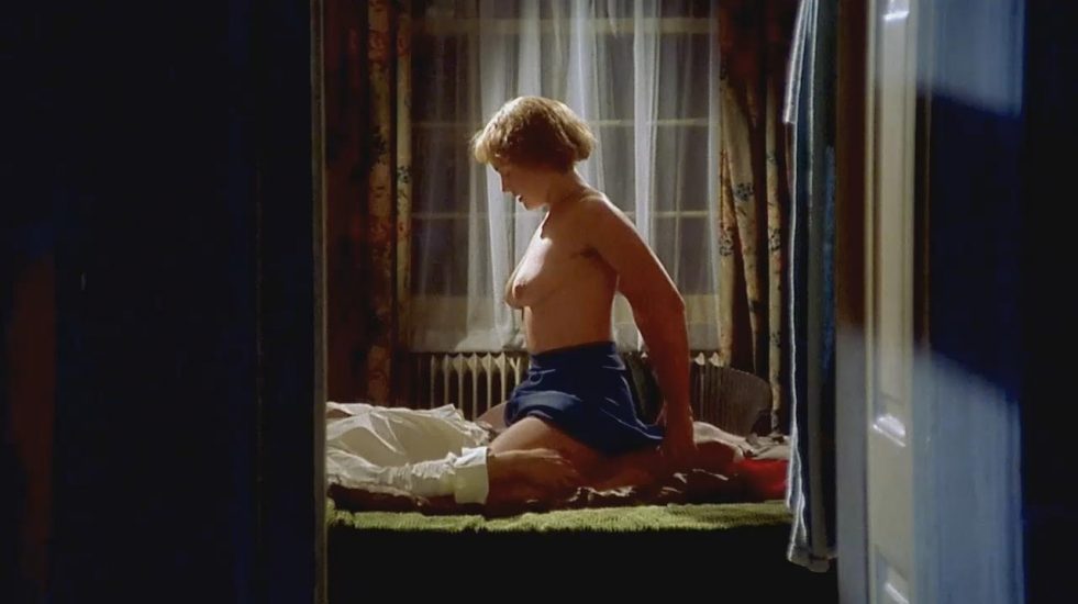 Kate Winslet - Iris sex scene
