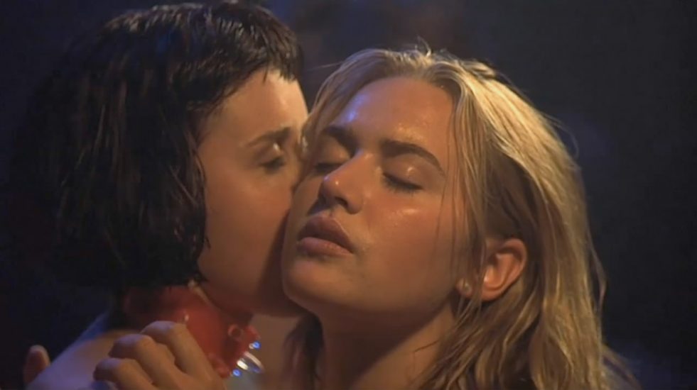 Kate Winslet lesbian kiss in Holy Smoke 2