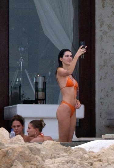 Kendall Jenner nude naked sexy topless hot bikini14