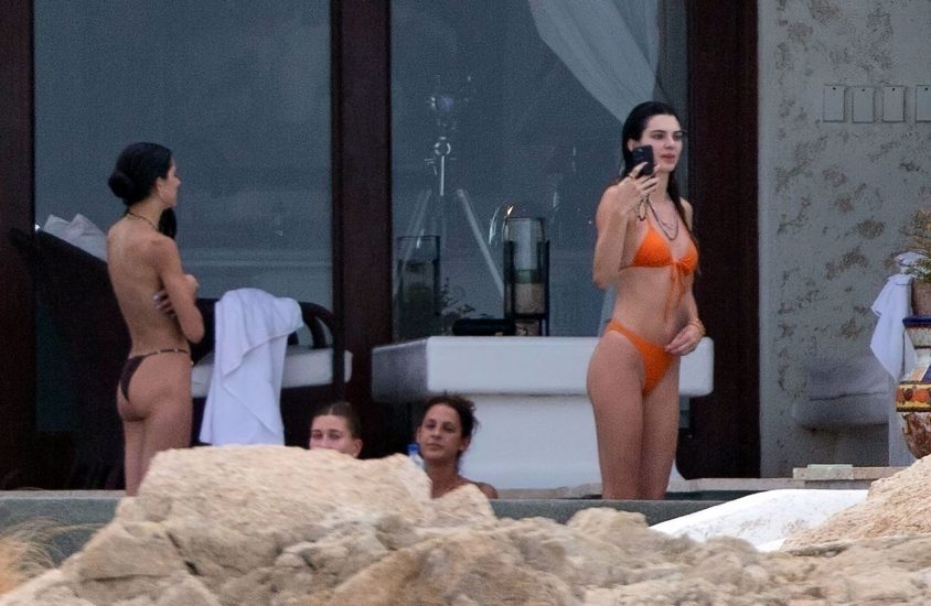 Kendall Jenner nude naked sexy topless hot bikini17