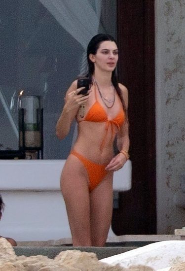 Kendall Jenner nude naked sexy topless hot bikini19