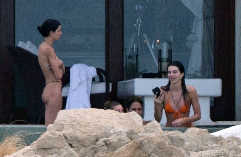 Kendall Jenner nude naked sexy topless hot bikini20