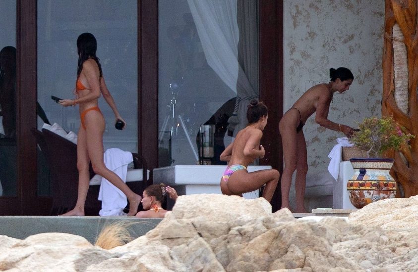 Kendall Jenner nude naked sexy topless hot bikini22