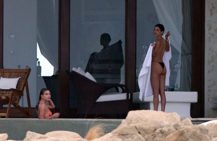 Kendall Jenner nude naked sexy topless hot bikini23