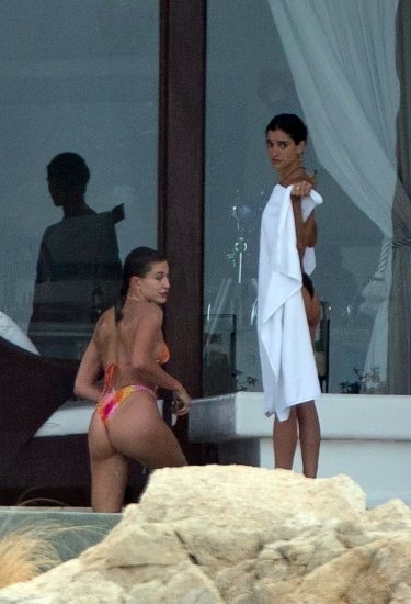 Kendall Jenner nude naked sexy topless hot bikini25