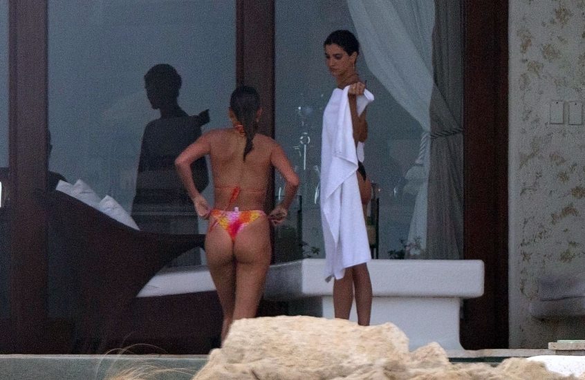 Kendall Jenner nude naked sexy topless hot bikini27