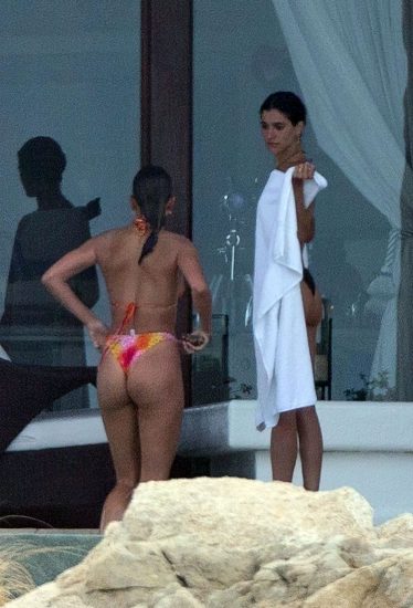 Kendall Jenner nude naked sexy topless hot bikini32