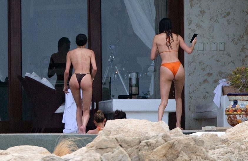 Kendall Jenner nude naked sexy topless hot bikini33
