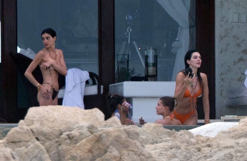 Kendall Jenner nude naked sexy topless hot bikini9