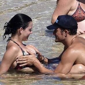 Orlando Bloom Touching Katy Perry's boobs