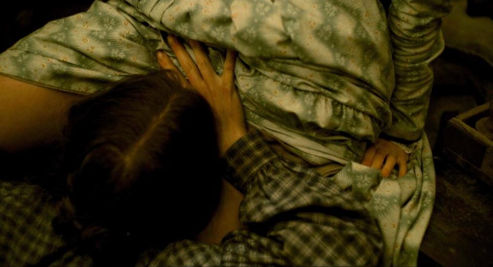 Saoirse Ronan Kate Winslet lesbian oral sex scene in Ammonite 2