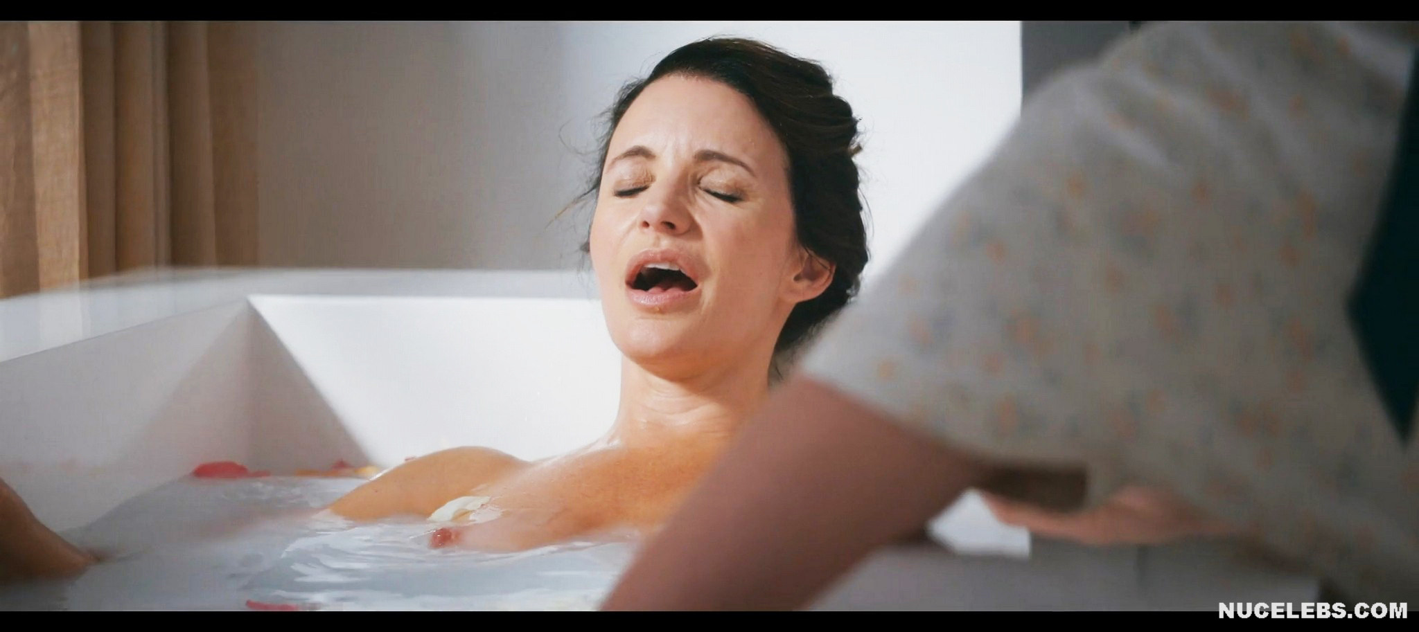Leaked Kristin Davis & Greer Grammer Nude Sex In Deadly Illusions 2. 