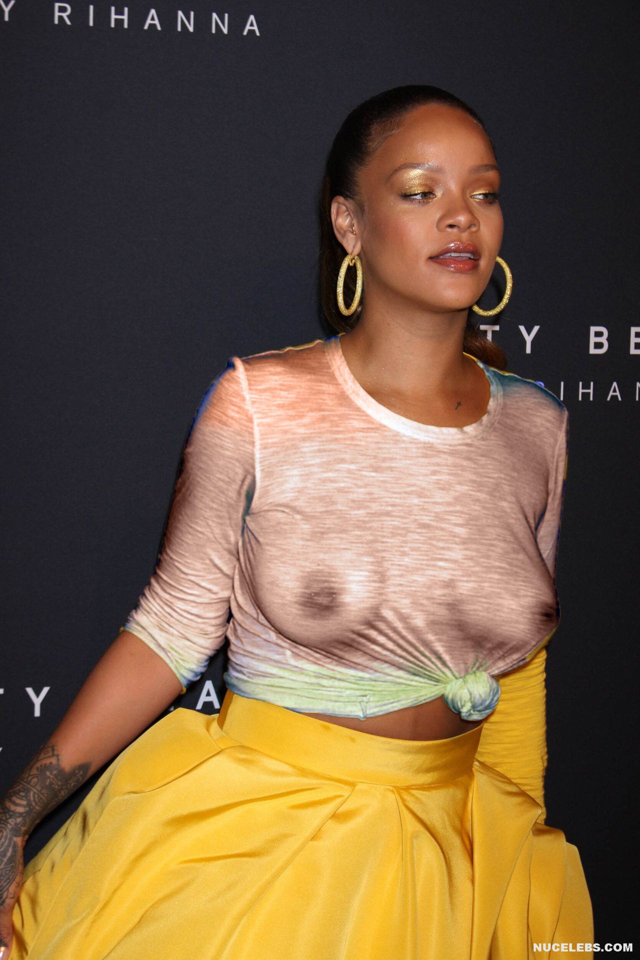 Rihanna oops photos
