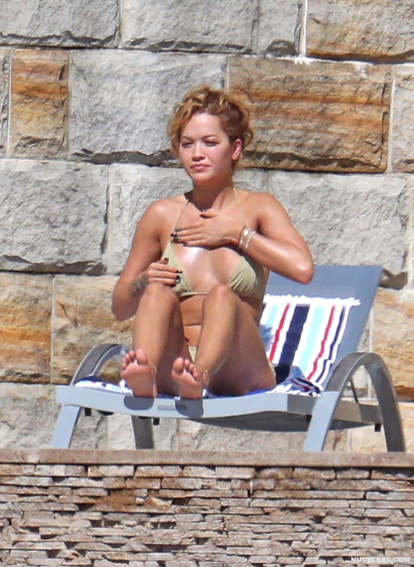 Rita Ora sexy bikini photos