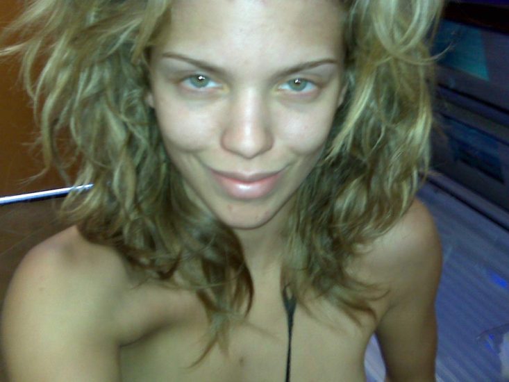 AnnaLynne McCord nude leaked selfie