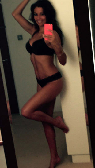 Melanie Sykes sexy mirror selfie