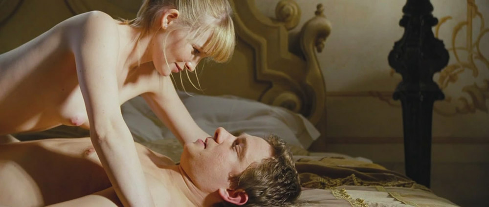 Joanna Page topless