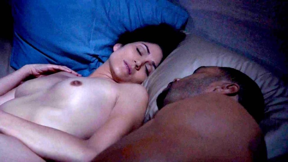Lela Loren topless in bed