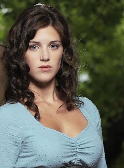 Lucy Griffiths sexy cleavage