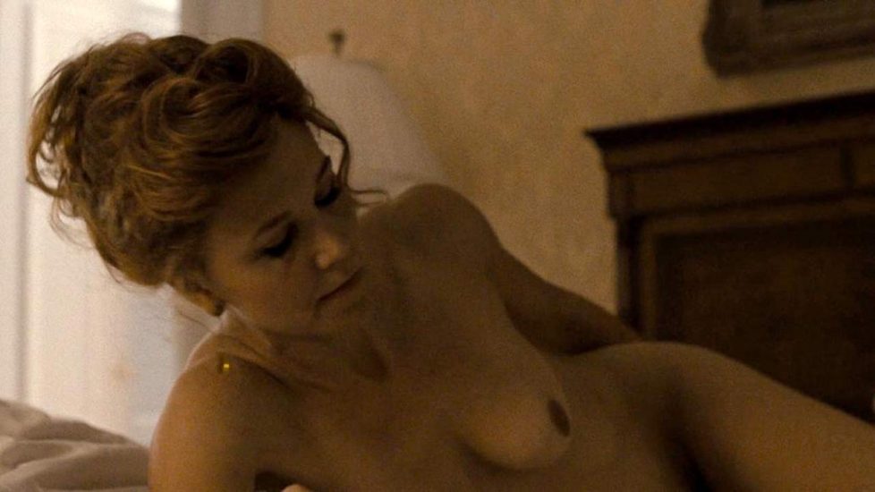 Maggie Gyllenhaal naked tits