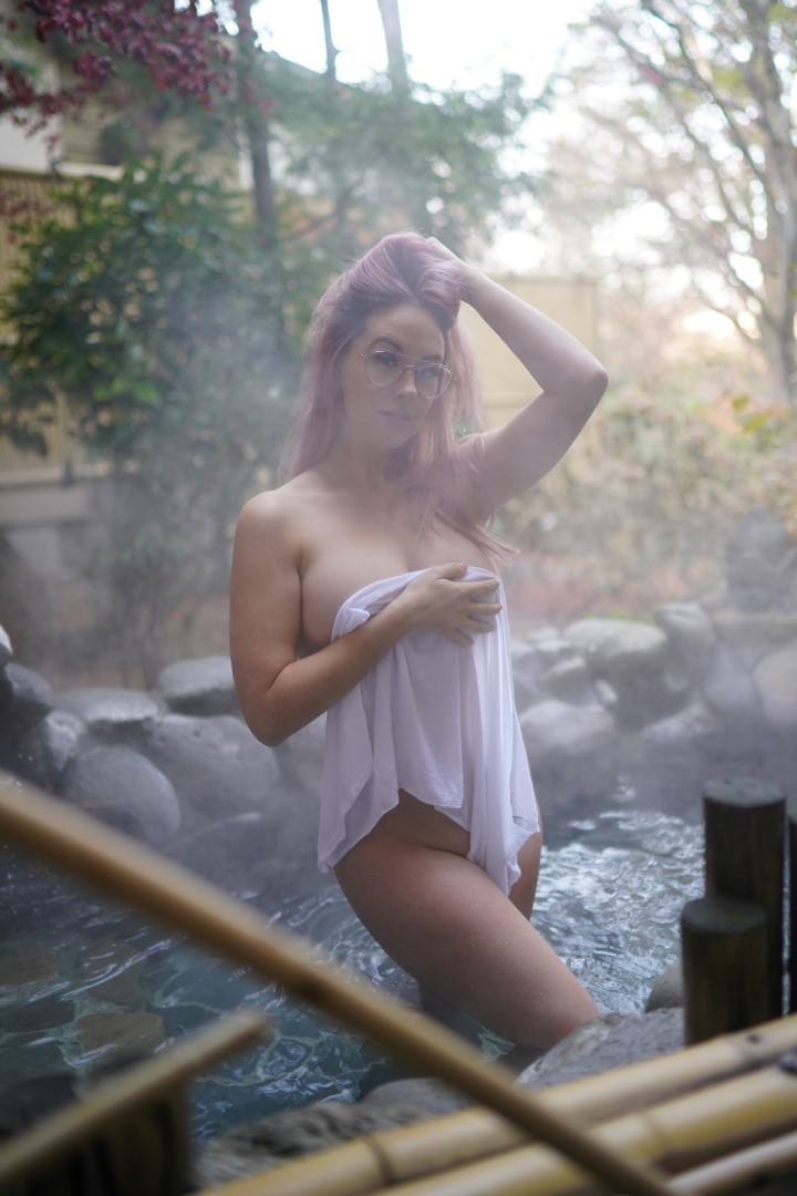 Meg Turney Poses Nude Topless Onsen