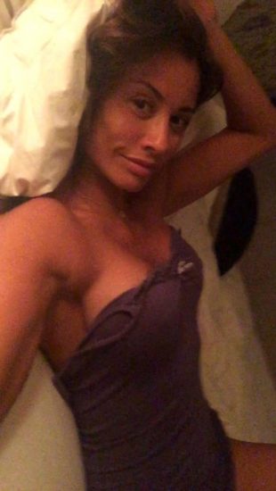 Melanie Sykes boobs