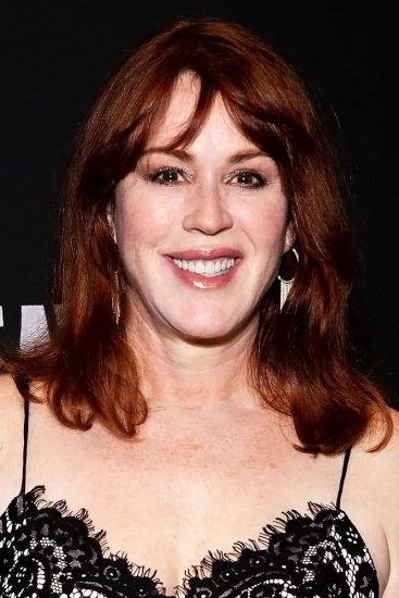Molly Ringwald cleavage