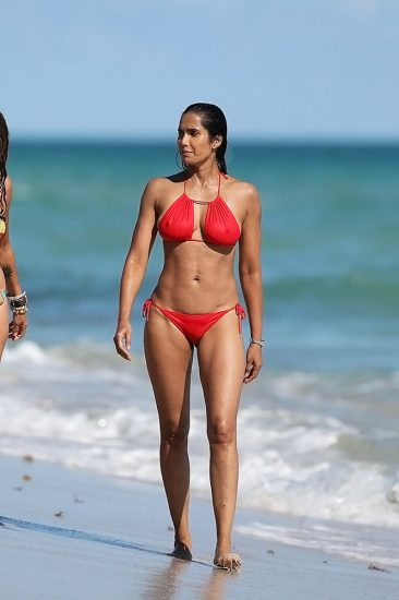 Padma Lakshmi Sexy Bikini Hot 5