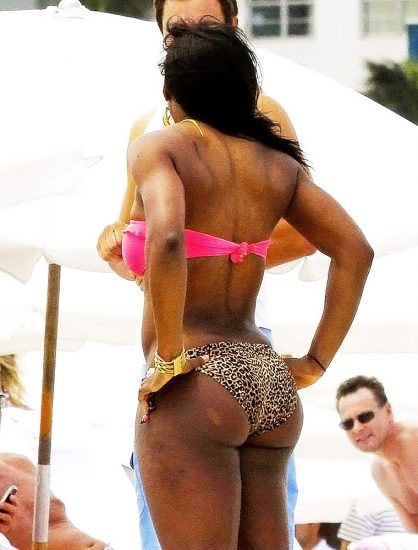Serena Williams hot ass in bikini