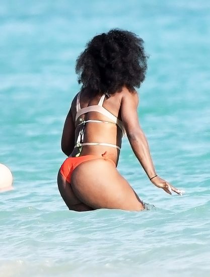 Serena Williams bikini butt