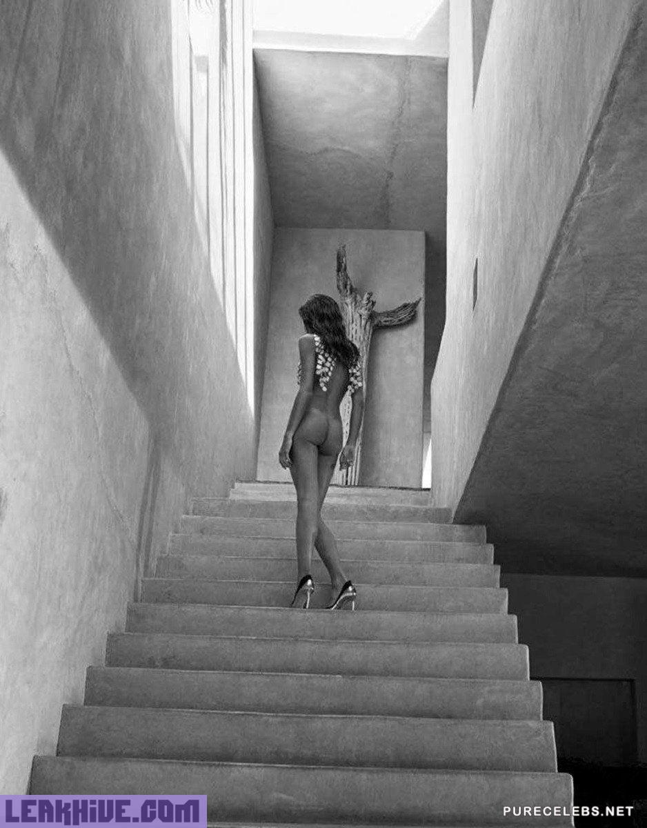 Leaked Super Model Sara Sampaio Posing Frontal Naked