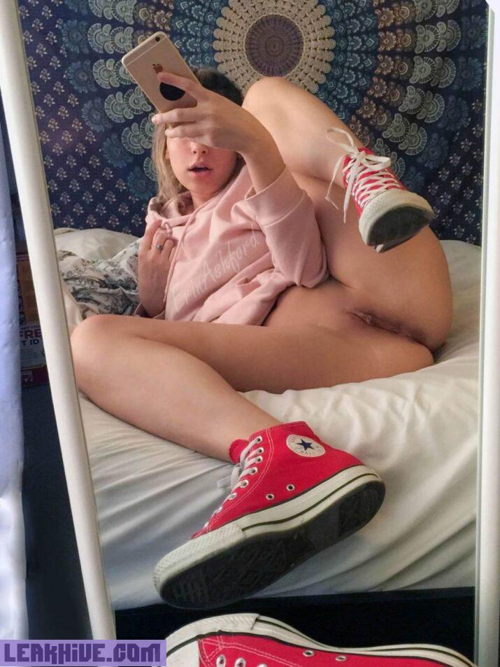 Erin Ashford desnuda y follando en fotos y videos XXX 36
