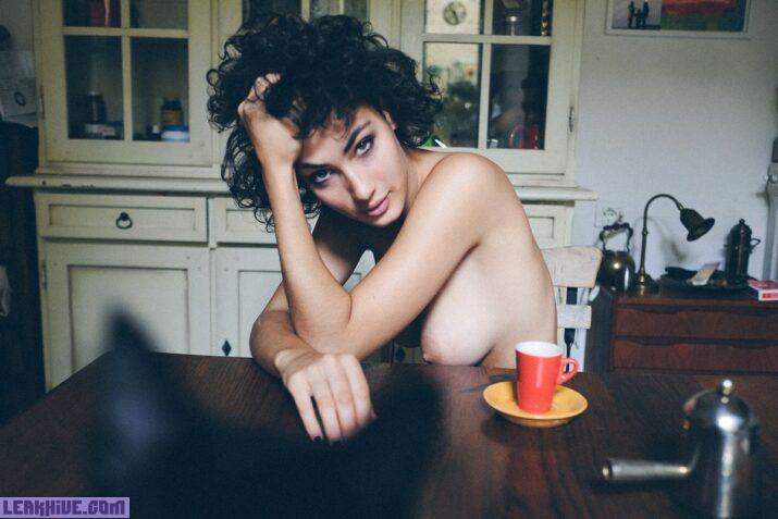 Gigi Miller modelo italiana desnuda con tetas grandes 11