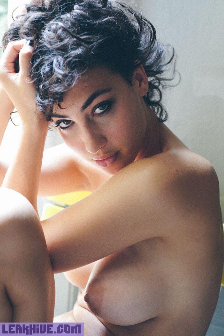 Gigi Miller modelo italiana desnuda con tetas grandes 18