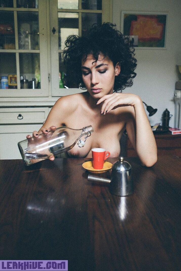 Gigi Miller modelo italiana desnuda con tetas grandes 21