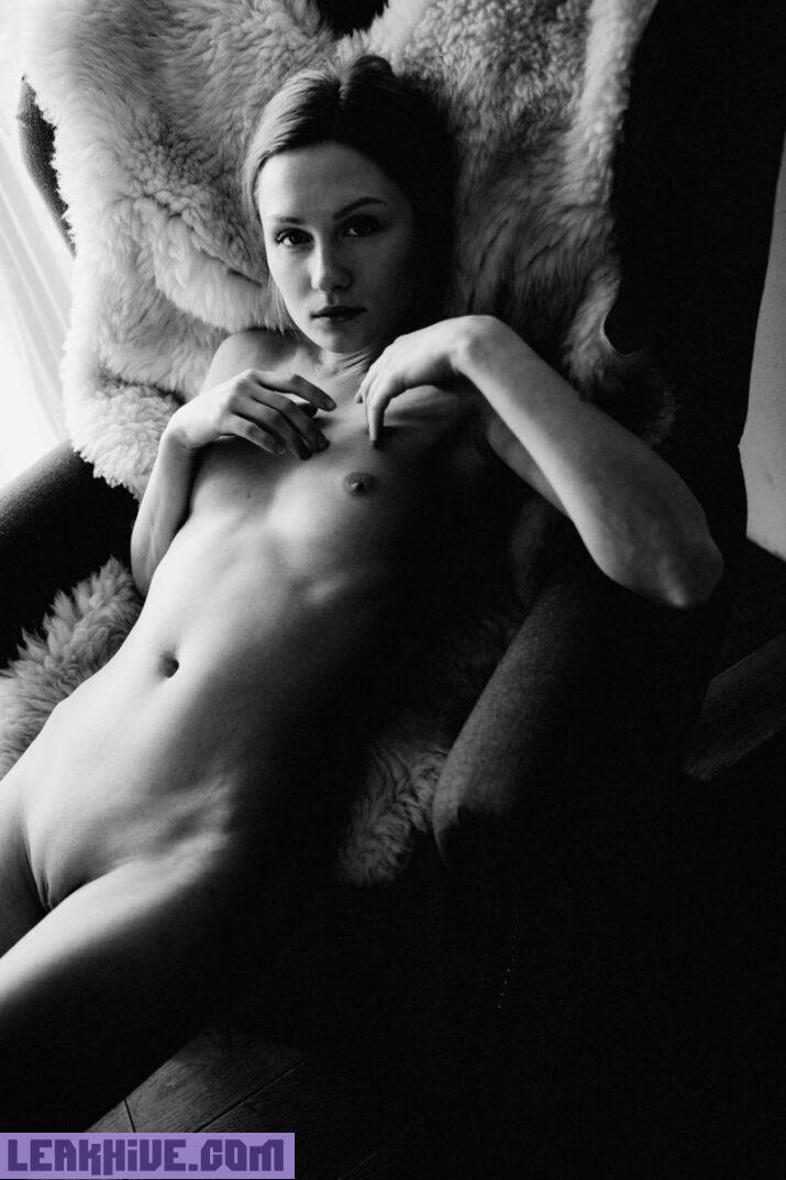 Kate Dyakonova modelo veterana completamente desnuda 28