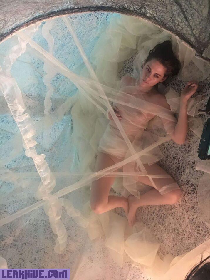 Kristen Stewart otra vez desnuda y un video XXX masturbandose 10