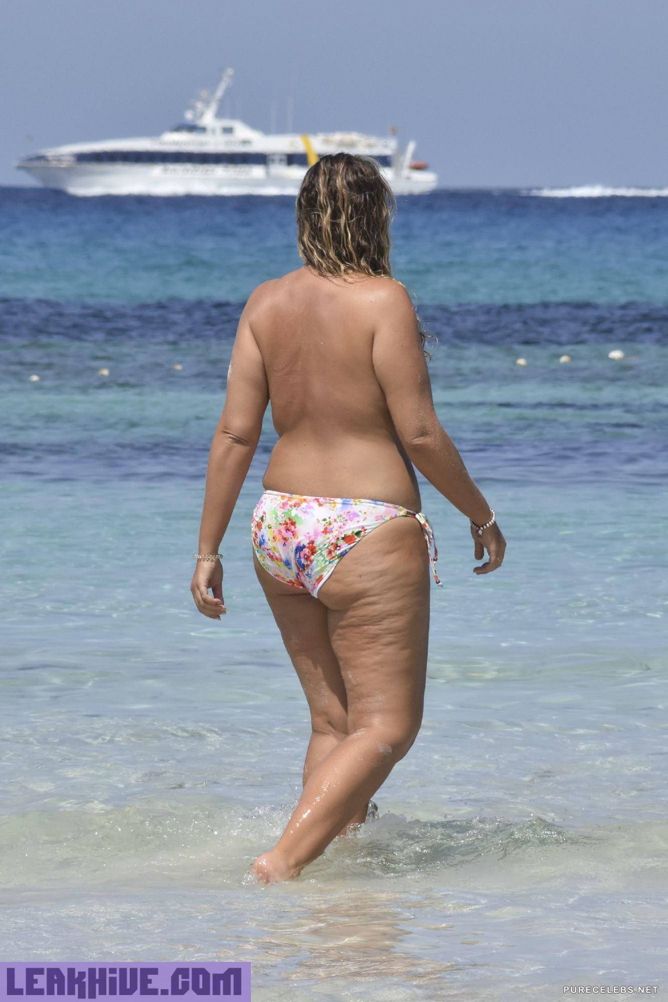 Leaked fiona falkiner topless on a beach