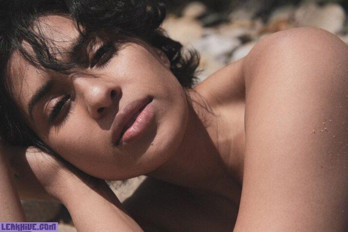 Desiree Yuzon desnuda modelo morena desnuda en la playa 6