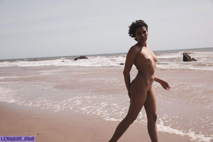 Desiree Yuzon desnuda modelo morena desnuda en la playa 7