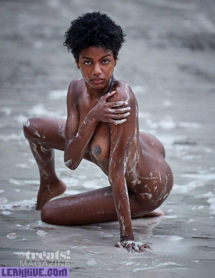 Ebonee Davis hermosa modelo desnuda para treats Magazine 10