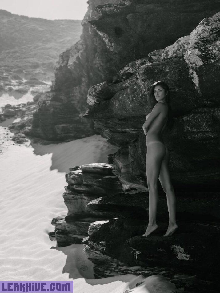 Leticia Guedes una sexy modelo brasilena desnuda 15