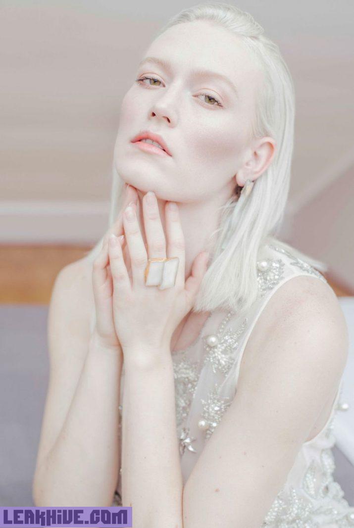 Luiza Conlaz modelo muy blanca y tetona desnuda 14
