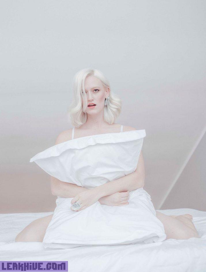 Luiza Conlaz modelo muy blanca y tetona desnuda 23